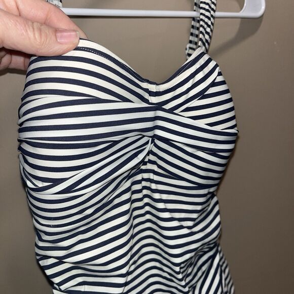 Bond-Eye Australia Women’s Gray Striped Ruched One Piece Swimsuit US 8 D/DD - Picture 2 of 10